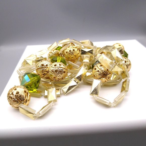 Lightweight Vintage Sparkle Necklace, Unique Gilded Beads with Green Lucite - Picture 5 of 5